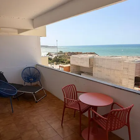Apartment E Mar 3 *